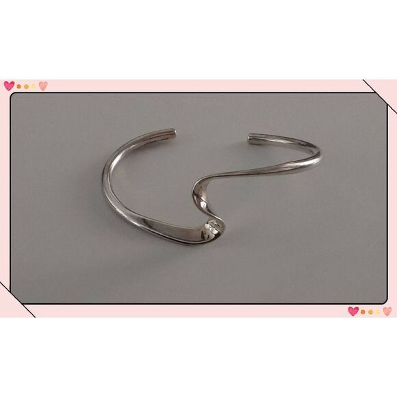 Pretty Vintage 925 SS Wave Design Cuff Bracelet - Picture 1 of 4